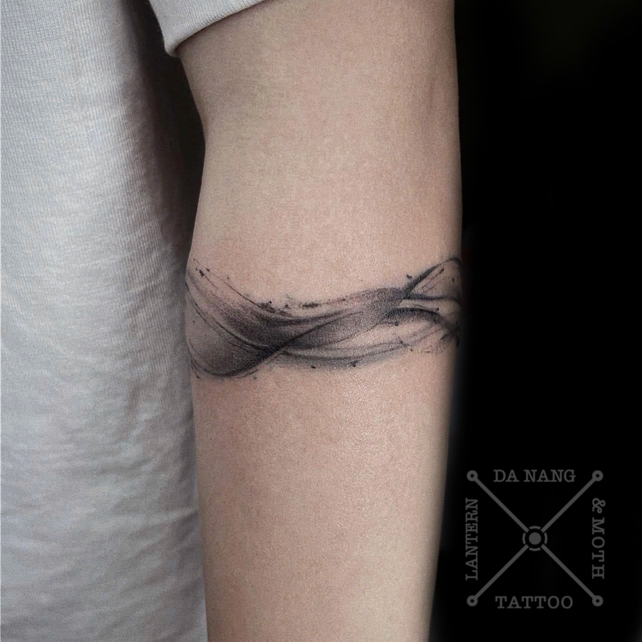 Abstract-design-Da-Nang-tattoo-shop