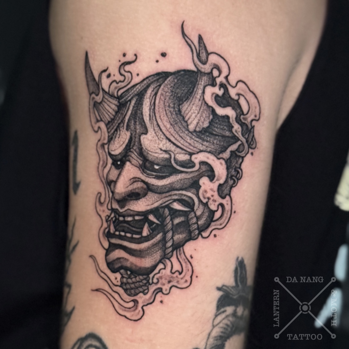 Blackwork-Hanya-tattoo-Danang-Vietnam