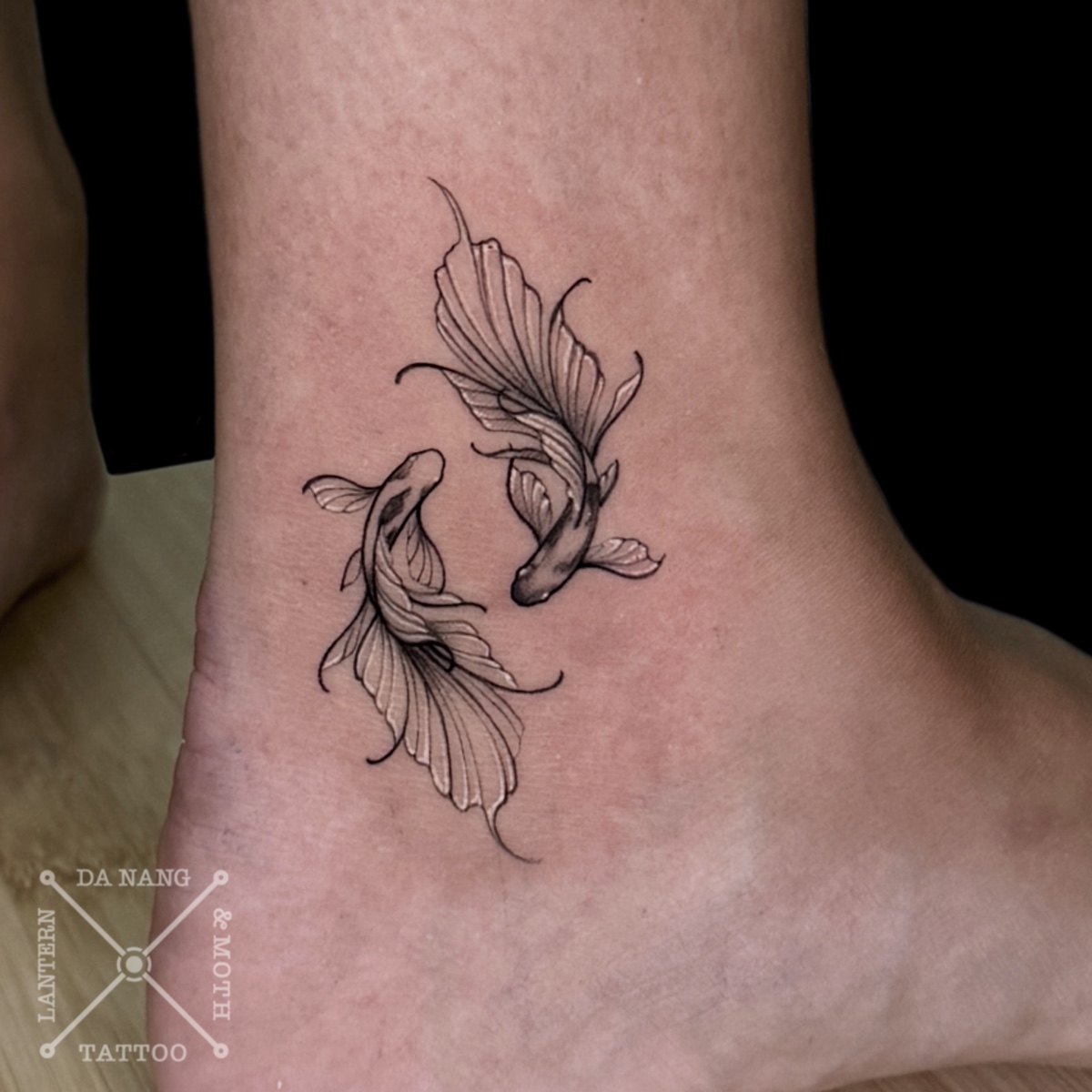 Fine-line-fish-design-Danang-tattoo-artist