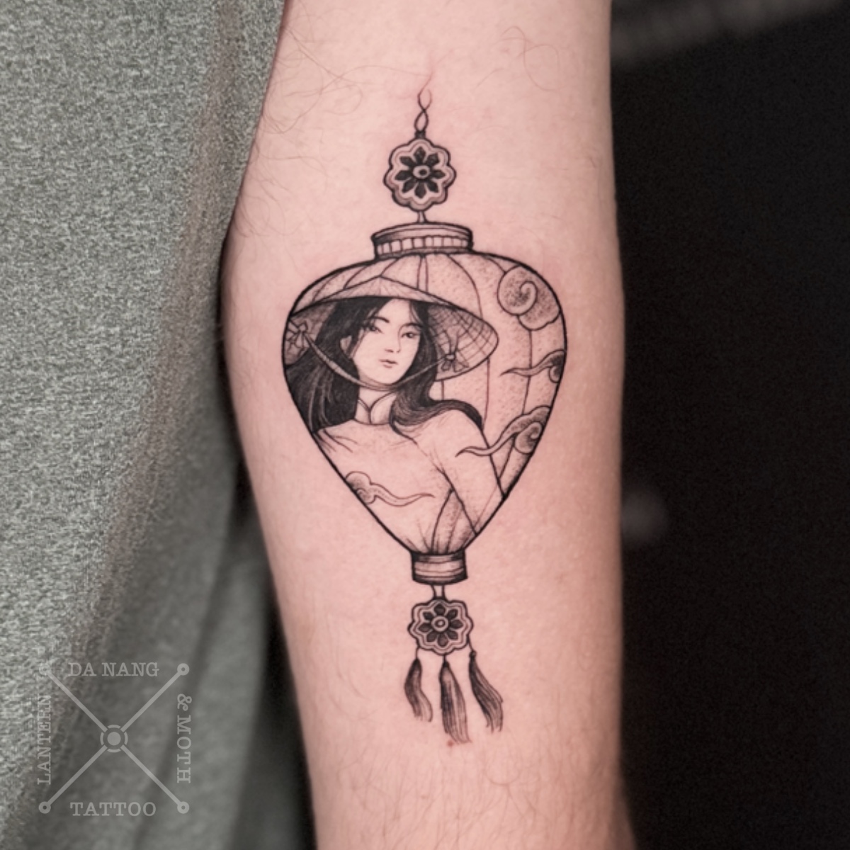 Vietnam-lantern-design-by-Da-Nang-tattoo-studio