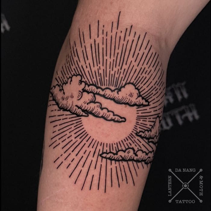 Clouds-and-sun-design-Da-Nang-tattoo-shop