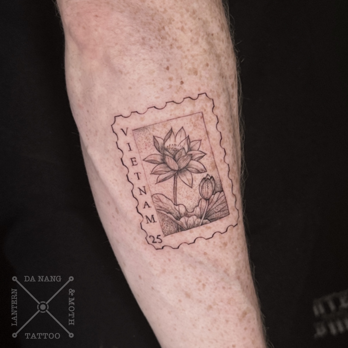 Travel-stamp-design-Danang-tattoo-shop-Lantern-and-Moth