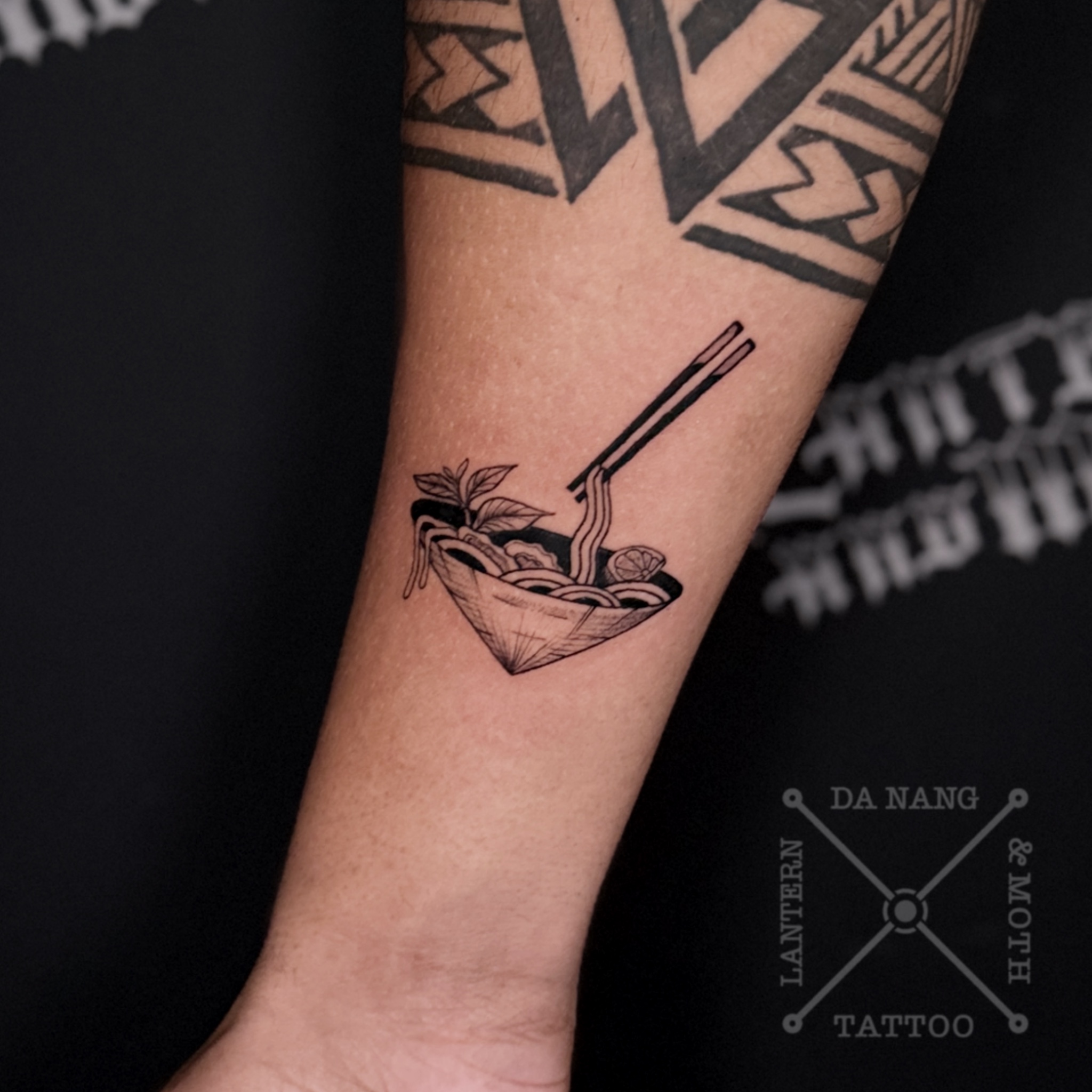 Vietnam-holiday-design-Lantern-and-Moth-Tattoo-Da-Nang