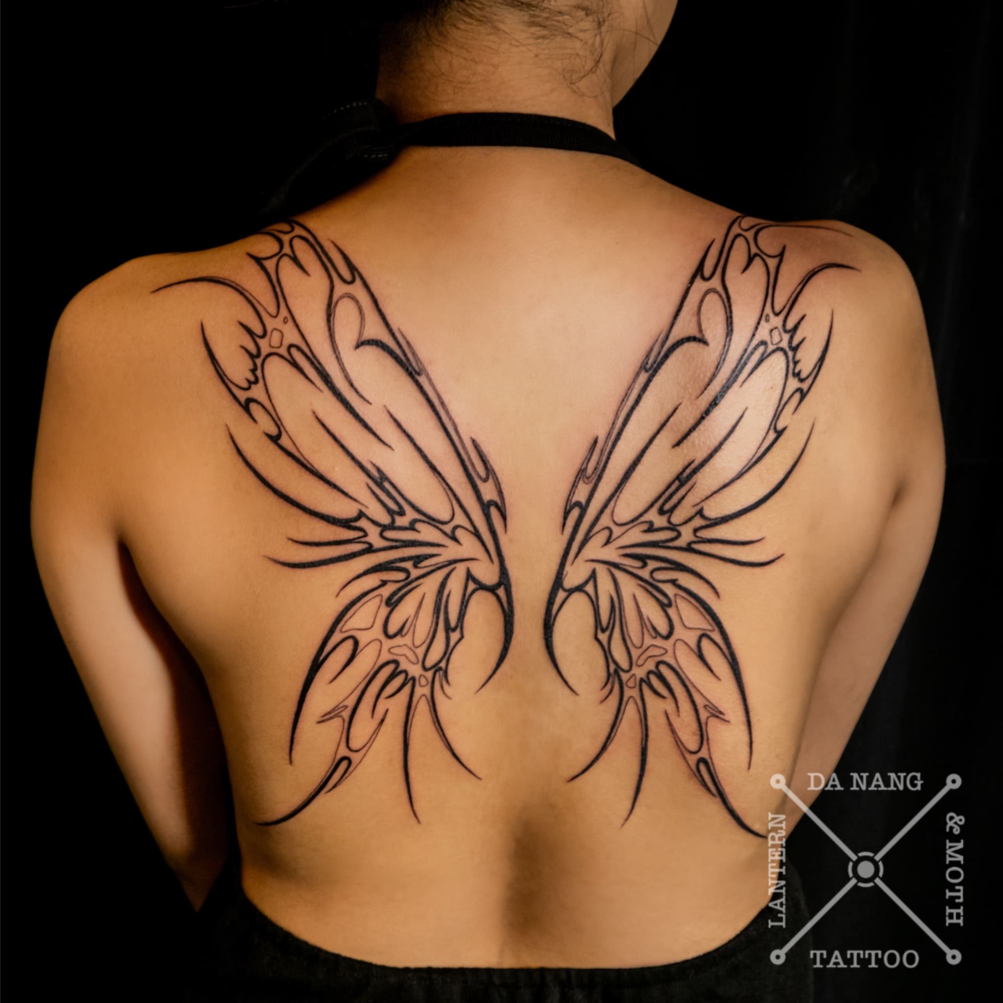abstract-wings -design-danang-tattoo-studio-lantern-and-moth.
