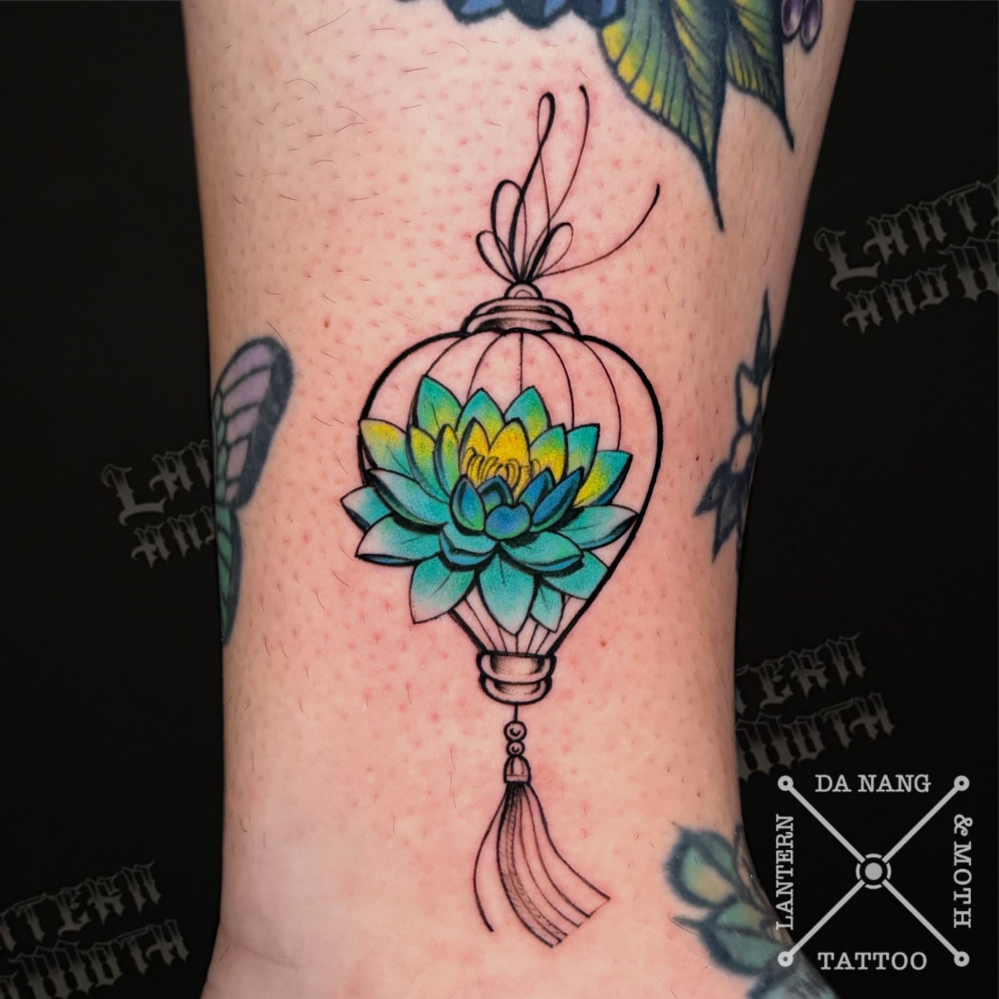colour-lantern-design-danang-tattoo-studio-lantern-and-moth.