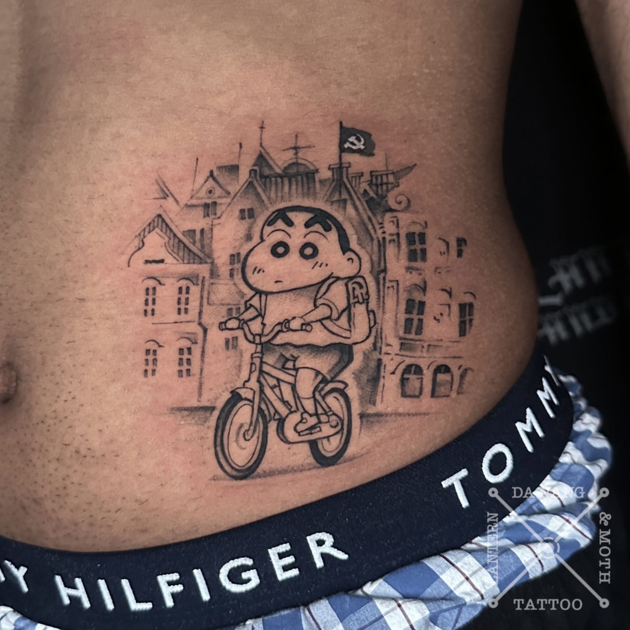comic-design-danang-tattoo-studio-lantern-and-moth.