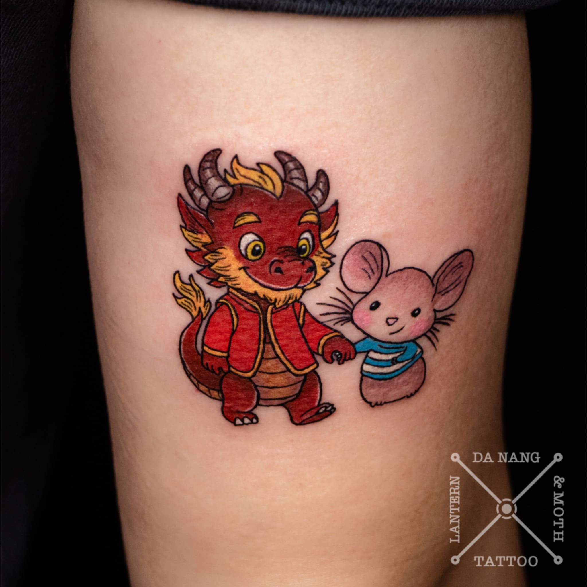 cute-colour -design-da-nang-tattoo-studio-lantern-and-moth.