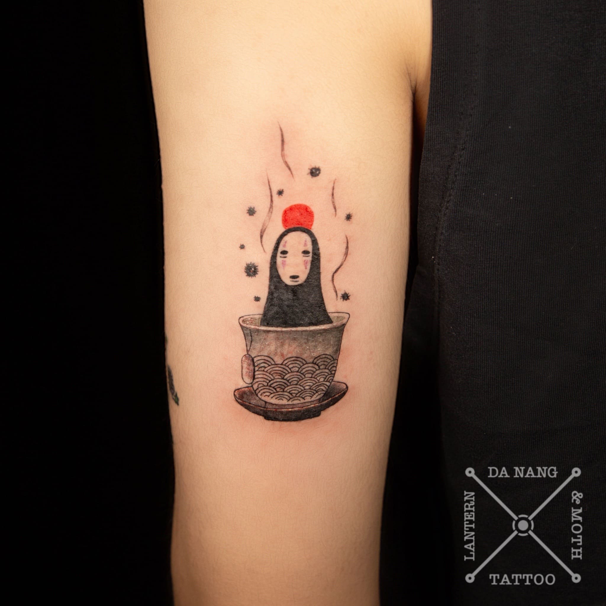 cute-tea-cup -design-da-nang-tattoo-studio-lantern-and-moth.